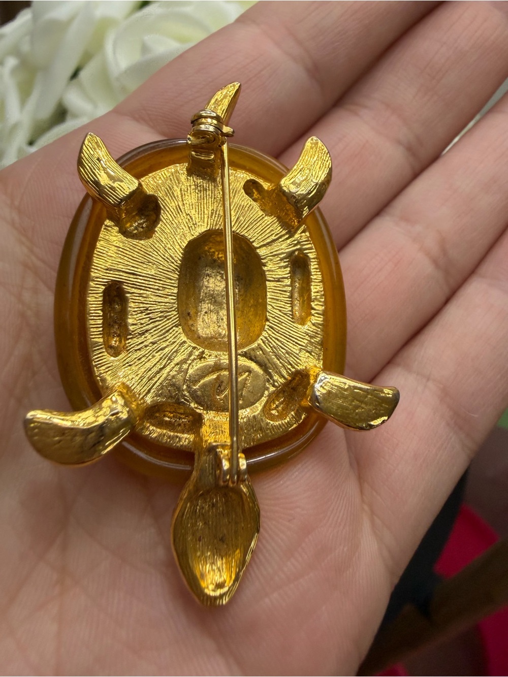 Vintage unique Amber Glass Turtle Figurine with Gold Accents - Picture 6 of 6